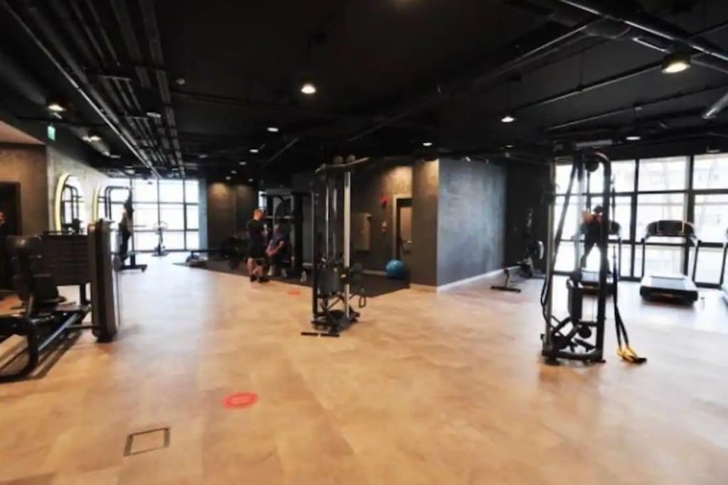 Luxury suites with gym and pool floor40