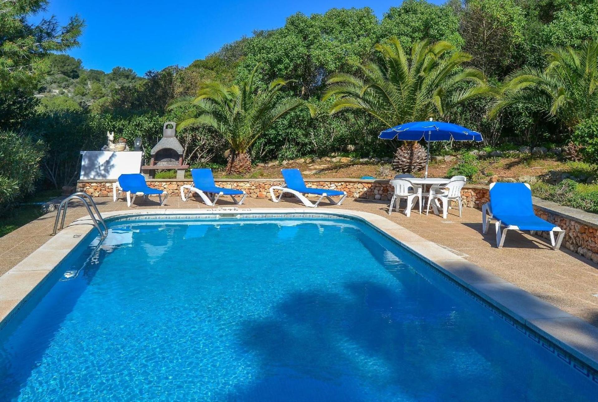Moderne, frische Familienvilla Allondra