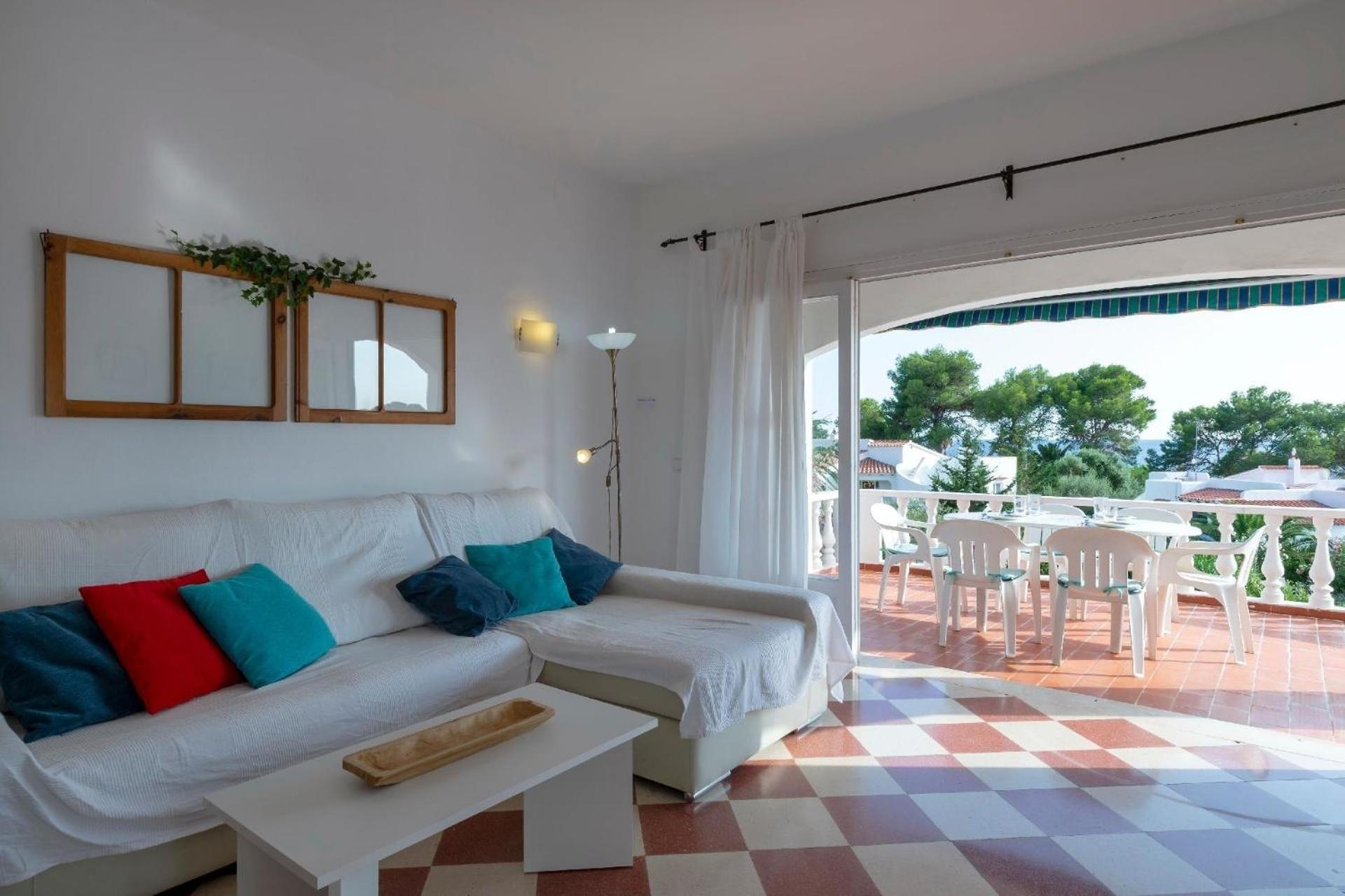 Moderne, frische Familienvilla Allondra