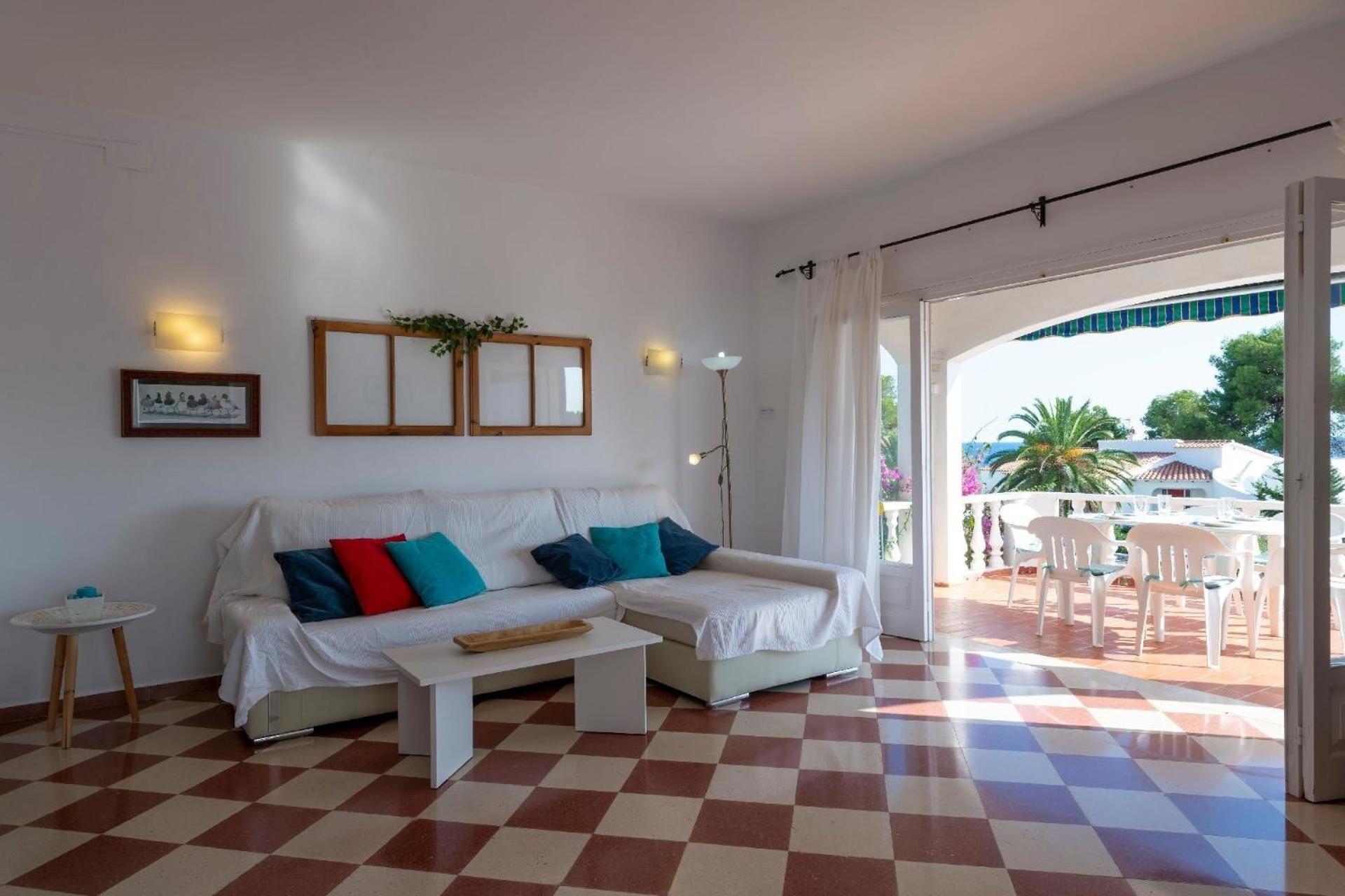 Moderne, frische Familienvilla Allondra