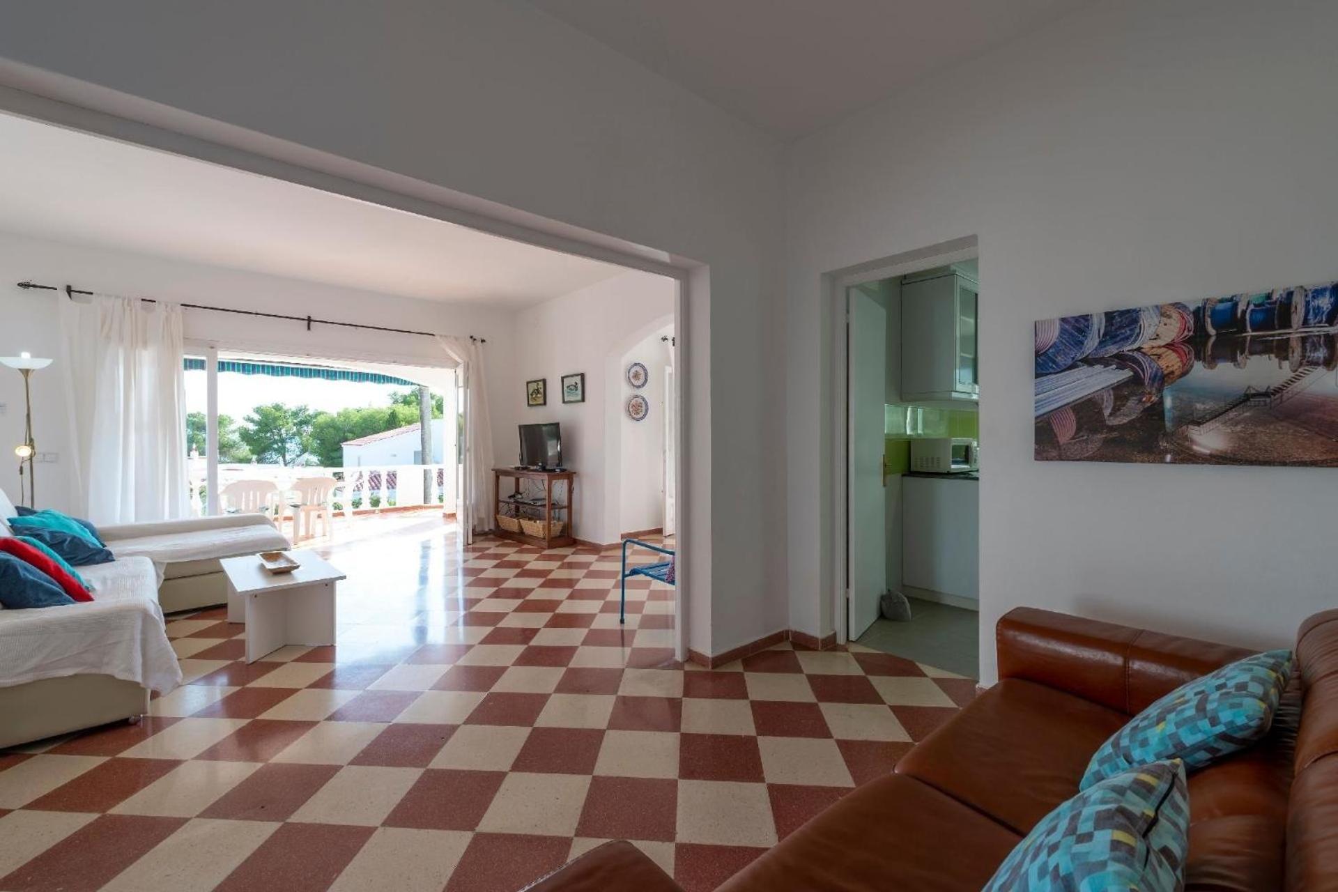 Moderne, frische Familienvilla Allondra