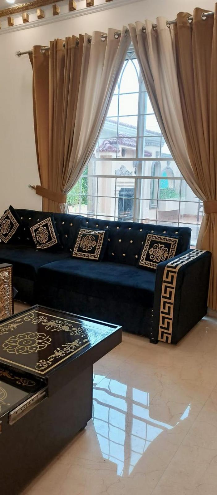 Suite Spot - Private - Two Bedroom Apartment close to Airport and City