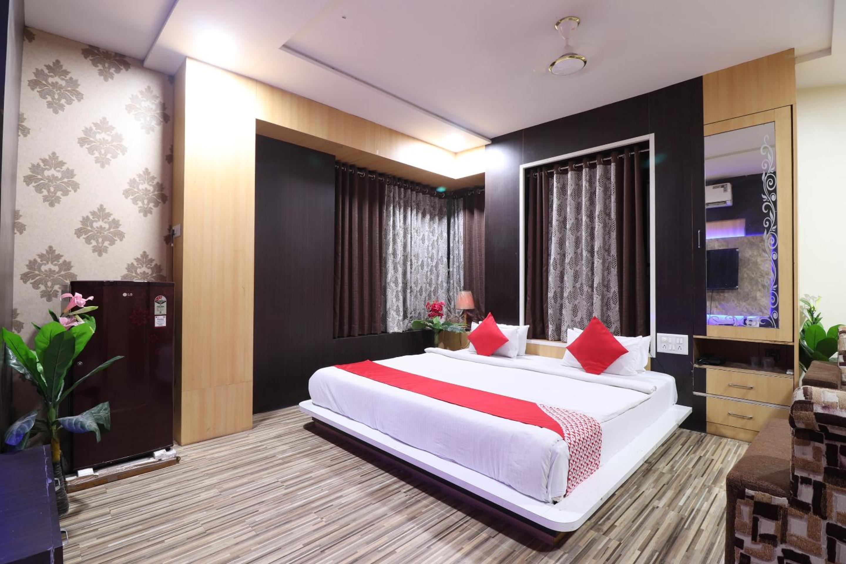 Hotel O Shri Sai Niwara Lodge view 4
