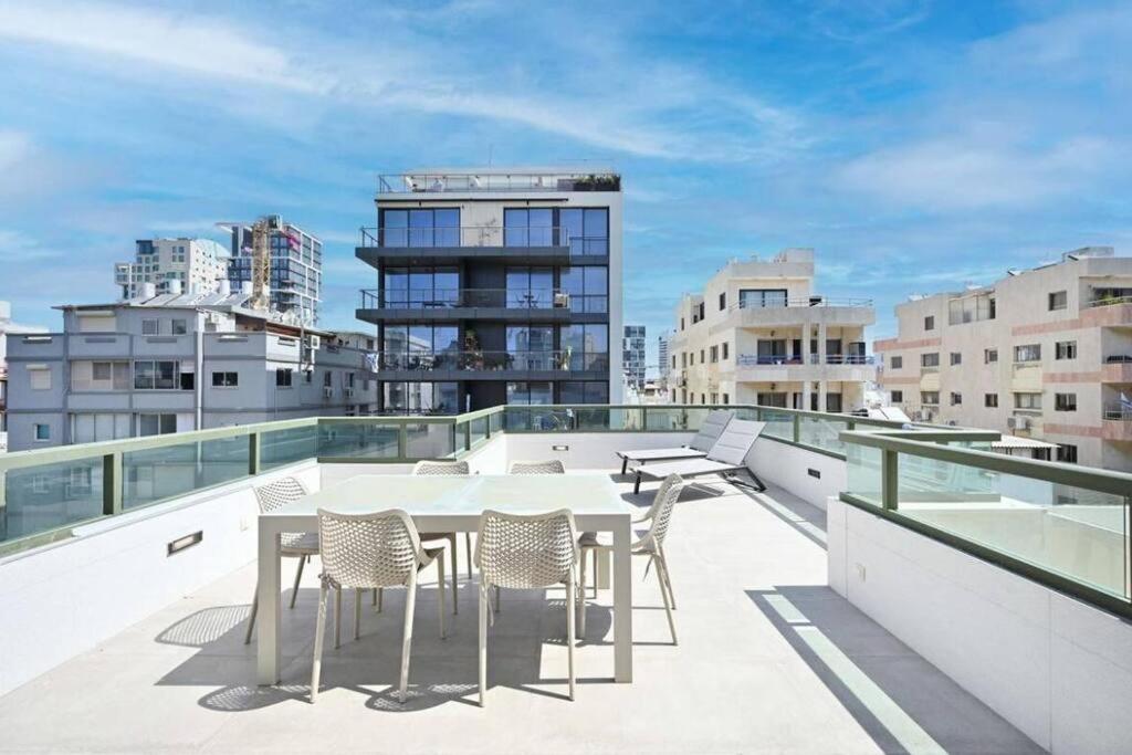 Seaside Apt Balcony&Parking ! view 3
