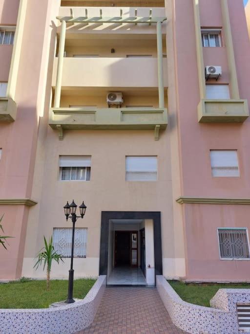 Bel appartement avec piscine view 2
