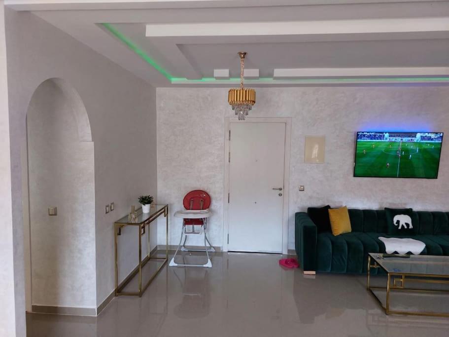 Bel appartement avec piscine view 3