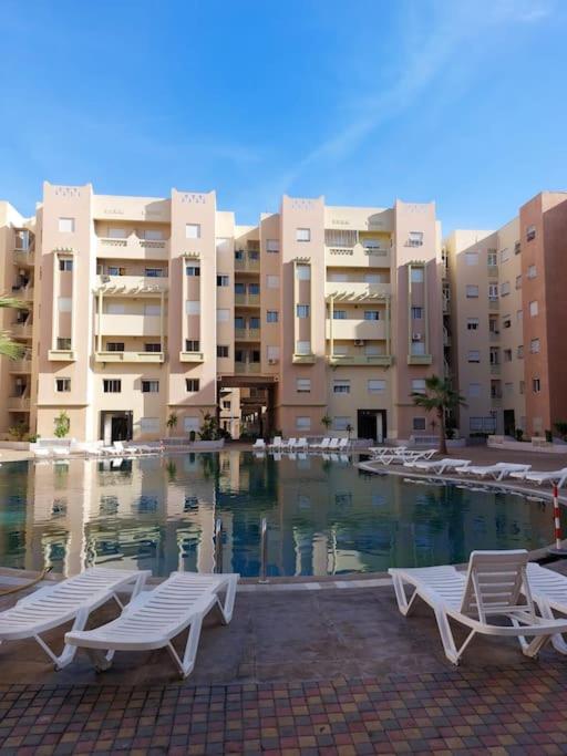 Bel appartement avec piscine view 4