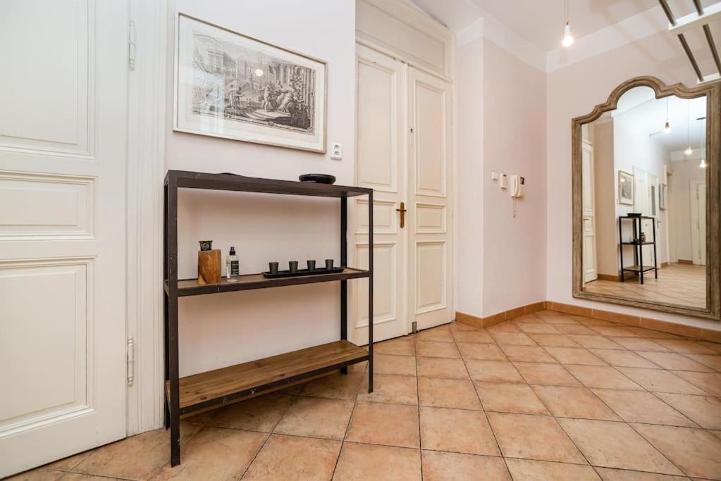 Large and modern apartment in the heart of Prague