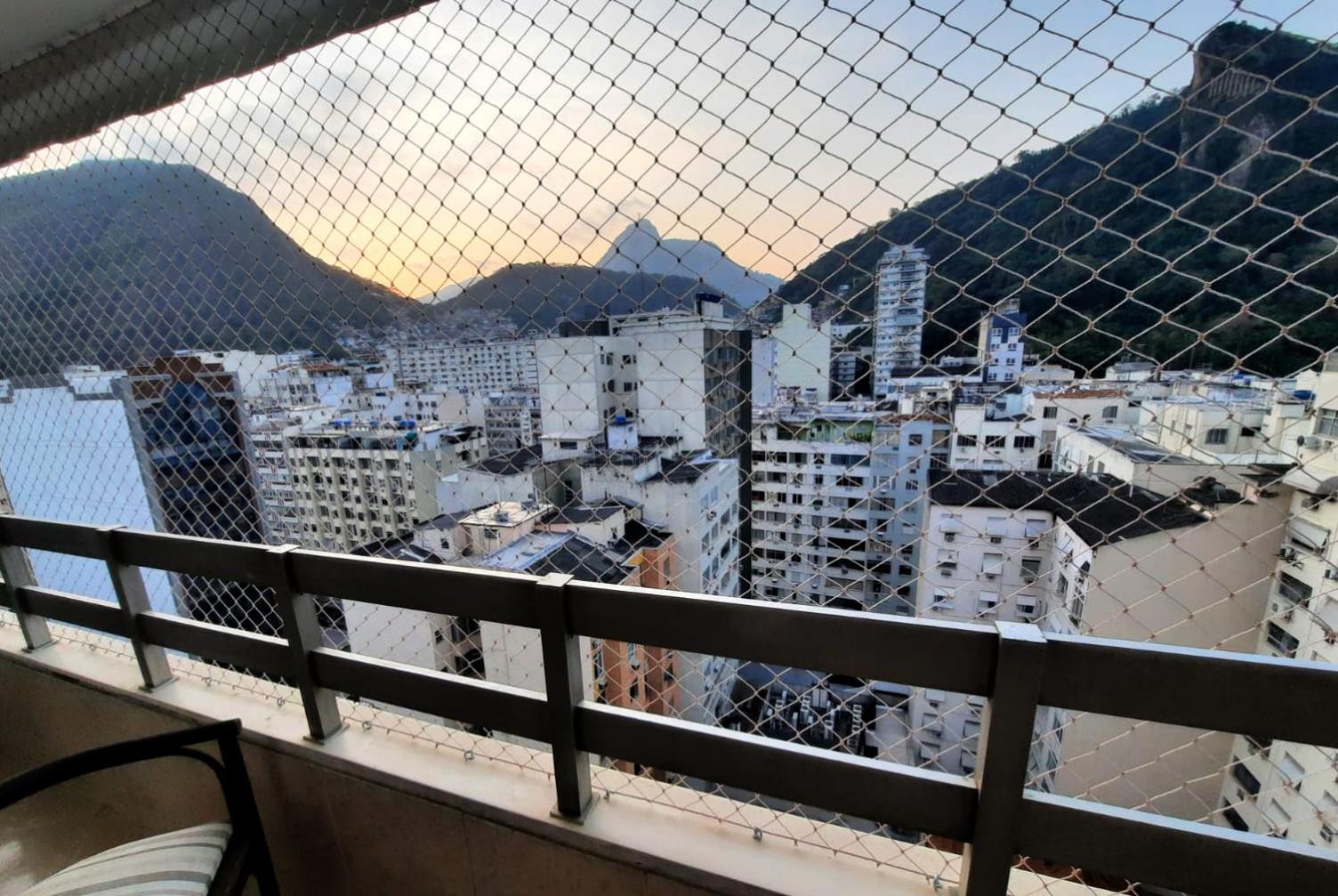 Flat - Melhor localização em Copacabana com vista para o Cristo e Estacionamento