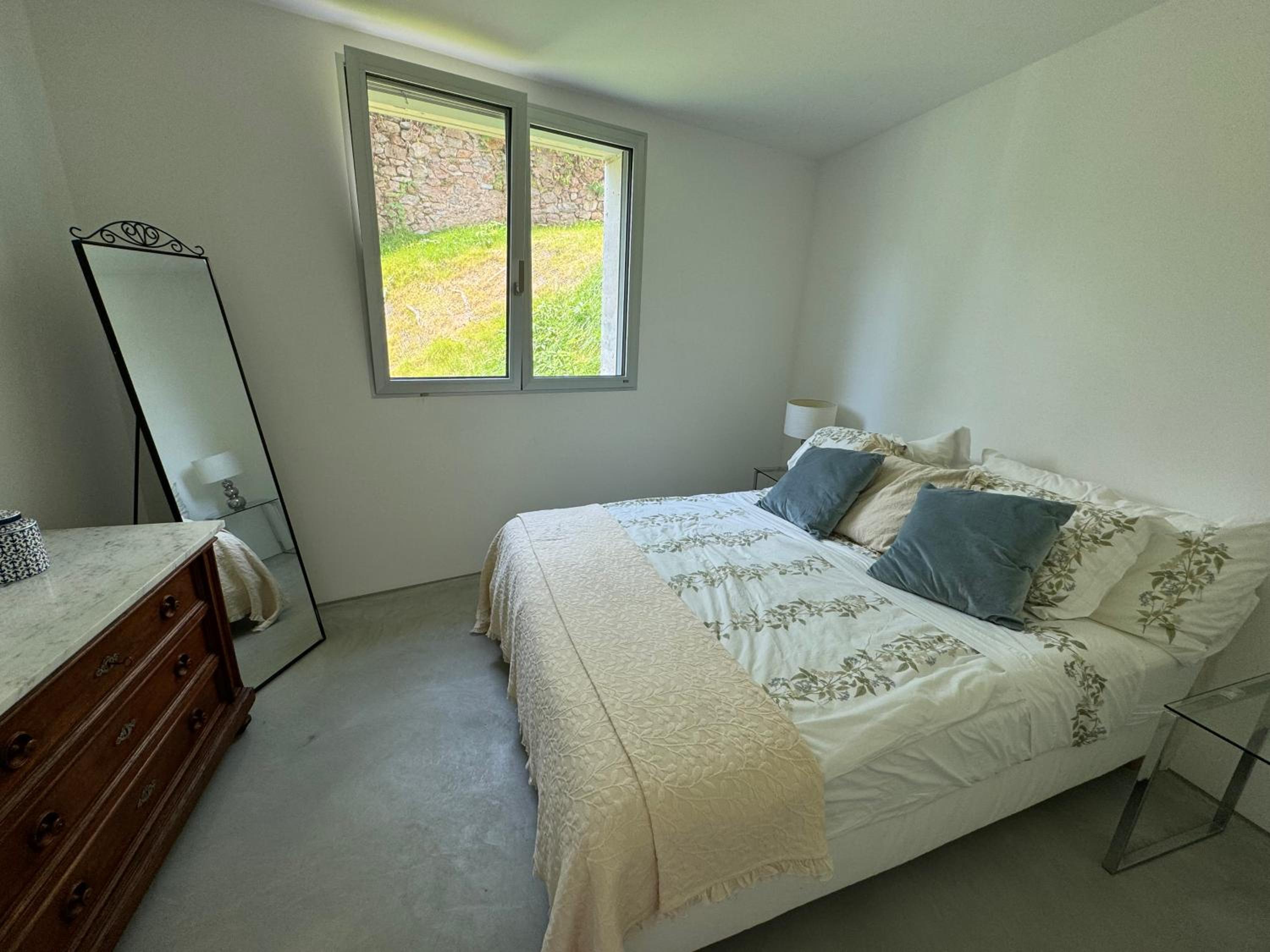 Neue Gartenwohnung mit Sicht auf den Luganersee