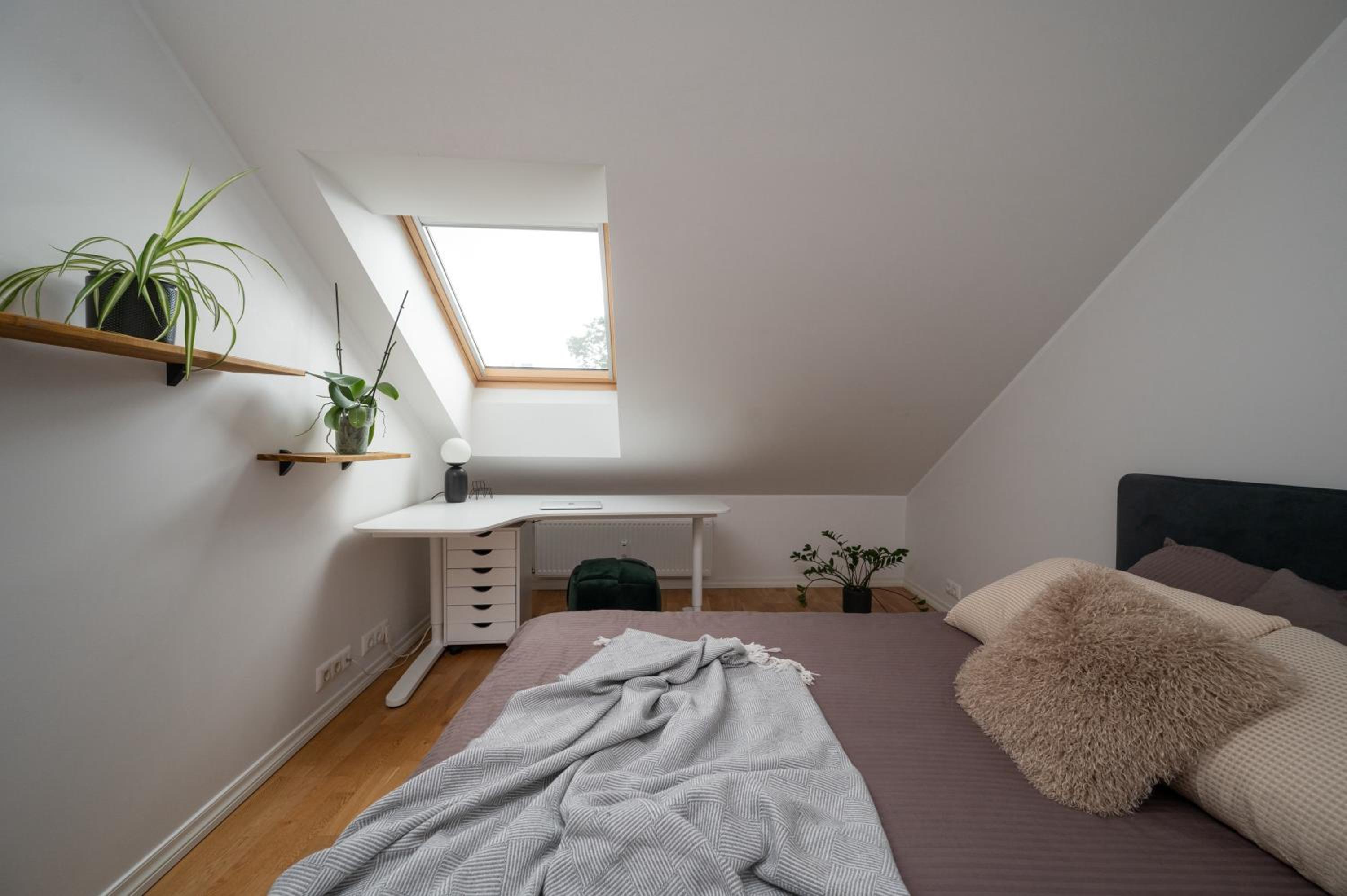 Central & Cozy Rooftop Flat view 3
