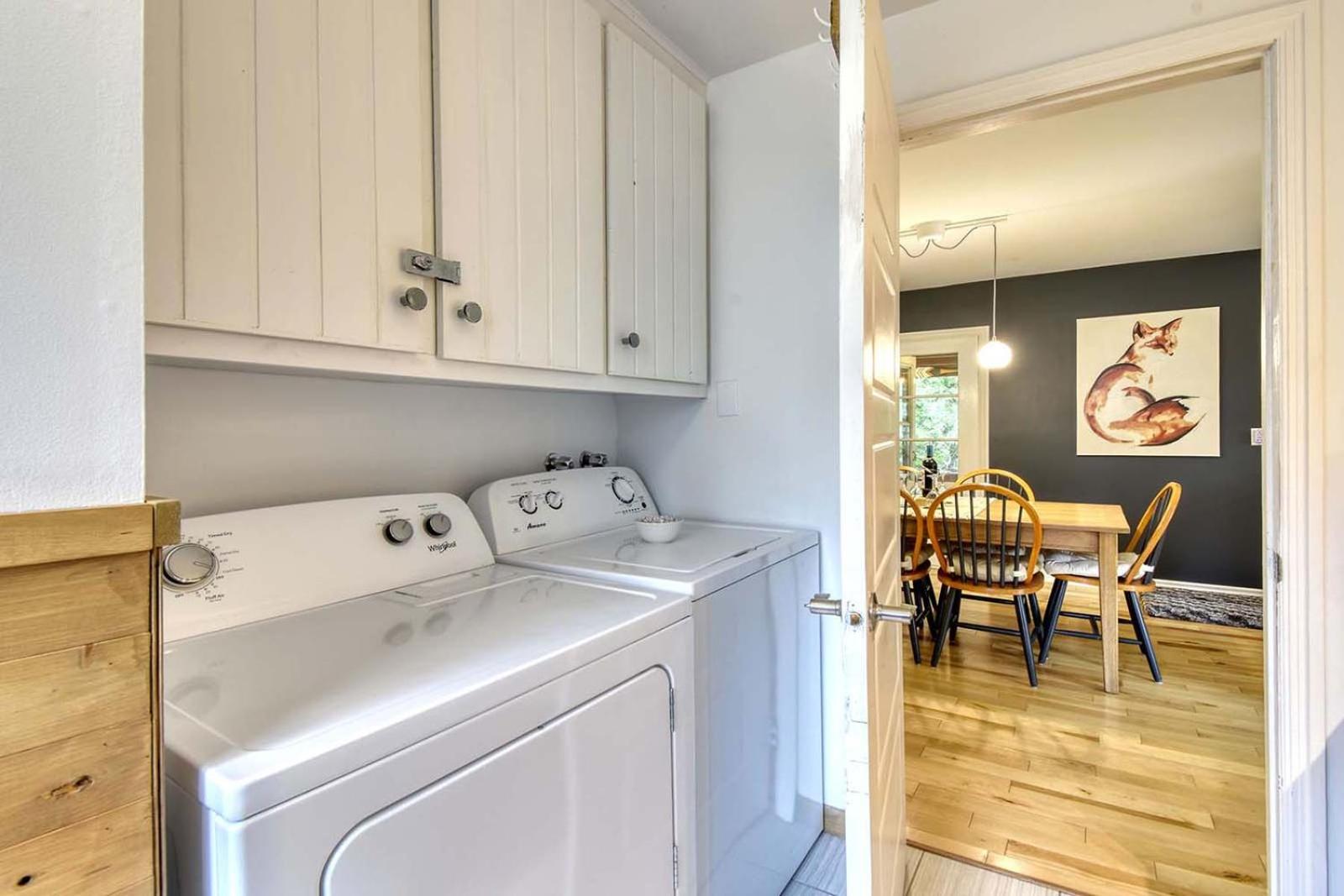 Le Chickadee Chalet, Near Mont-Tremblant, River & Beach View, Wooded Area