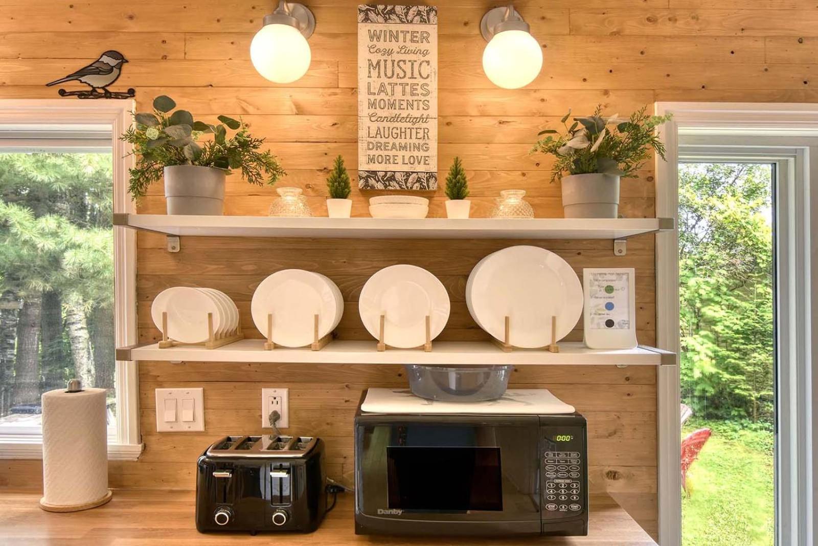 Le Chickadee Chalet, Near Mont-Tremblant, River & Beach View, Wooded Area