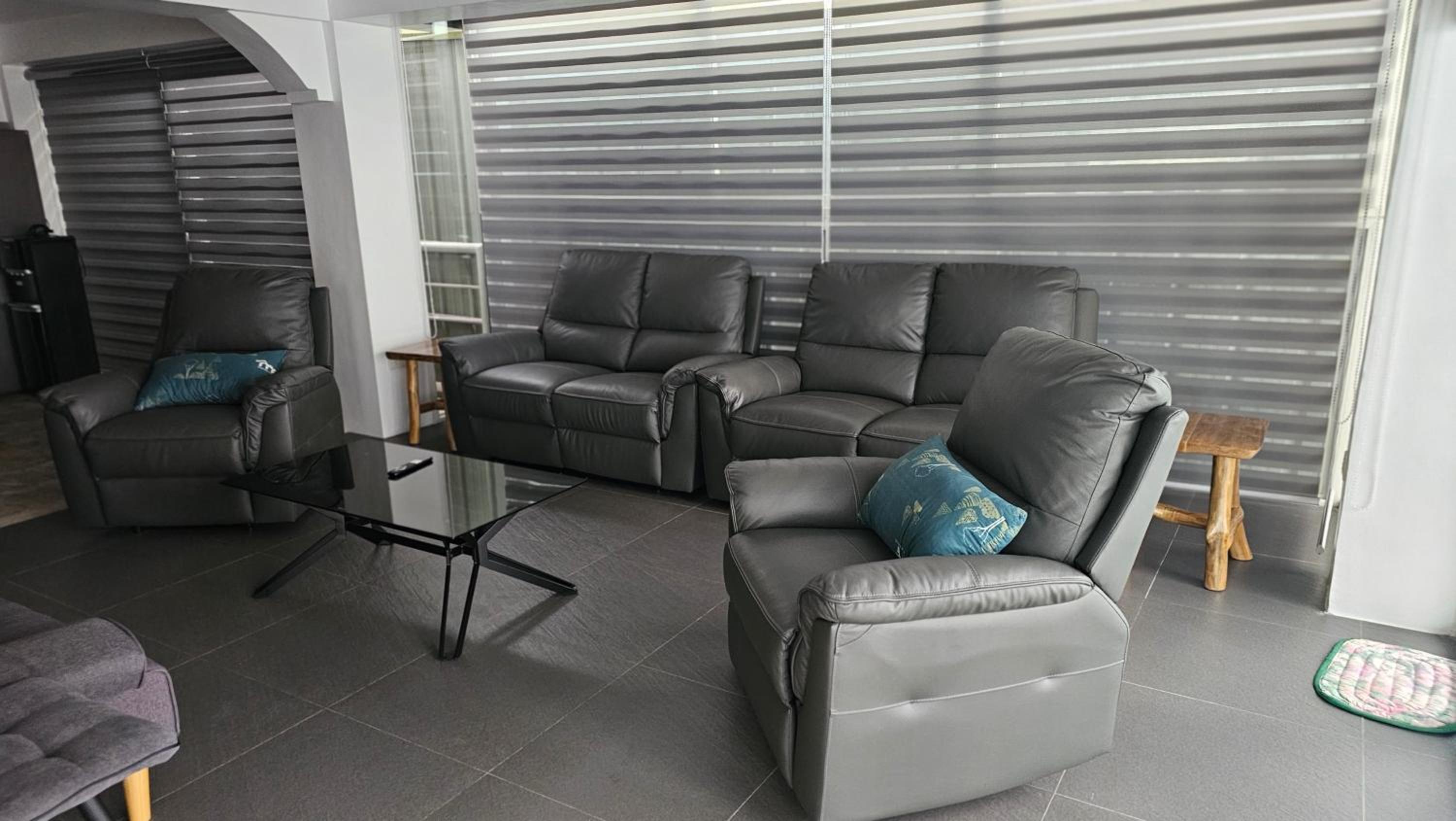 Lydia's House, Samal beach front apartments