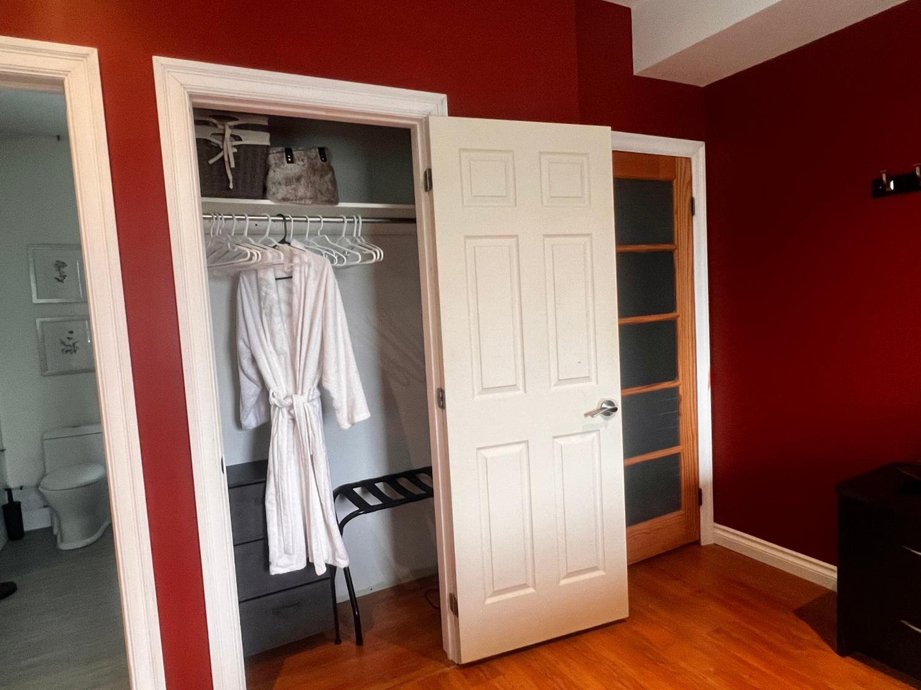 Sunset Suites in Niagara Wine Country