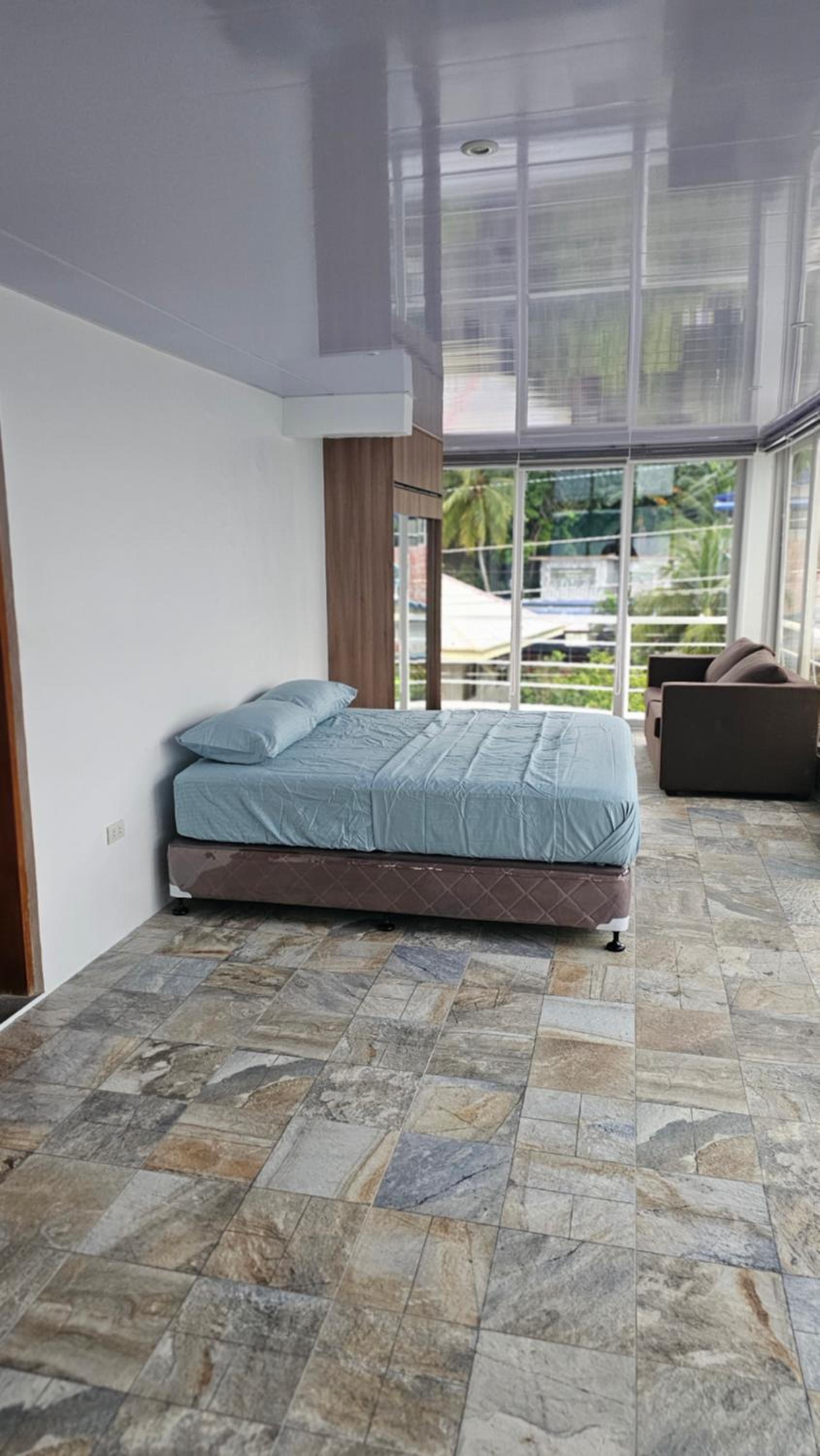 Lydia's House, Samal beach front apartments