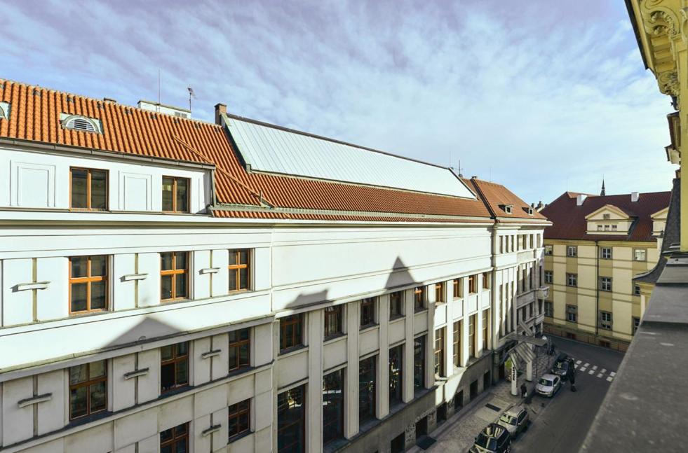 Large and modern apartment in the heart of Prague