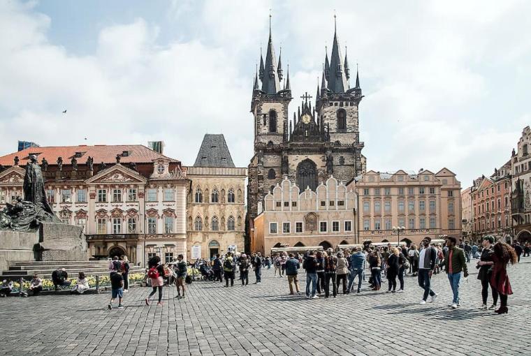 Large and modern apartment in the heart of Prague