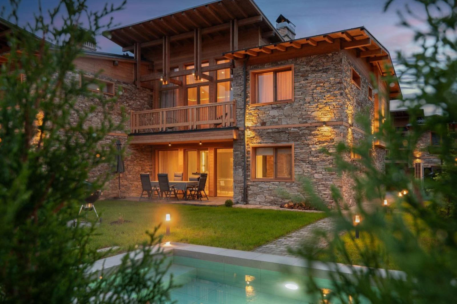 Luxury Villa with Hot Pool