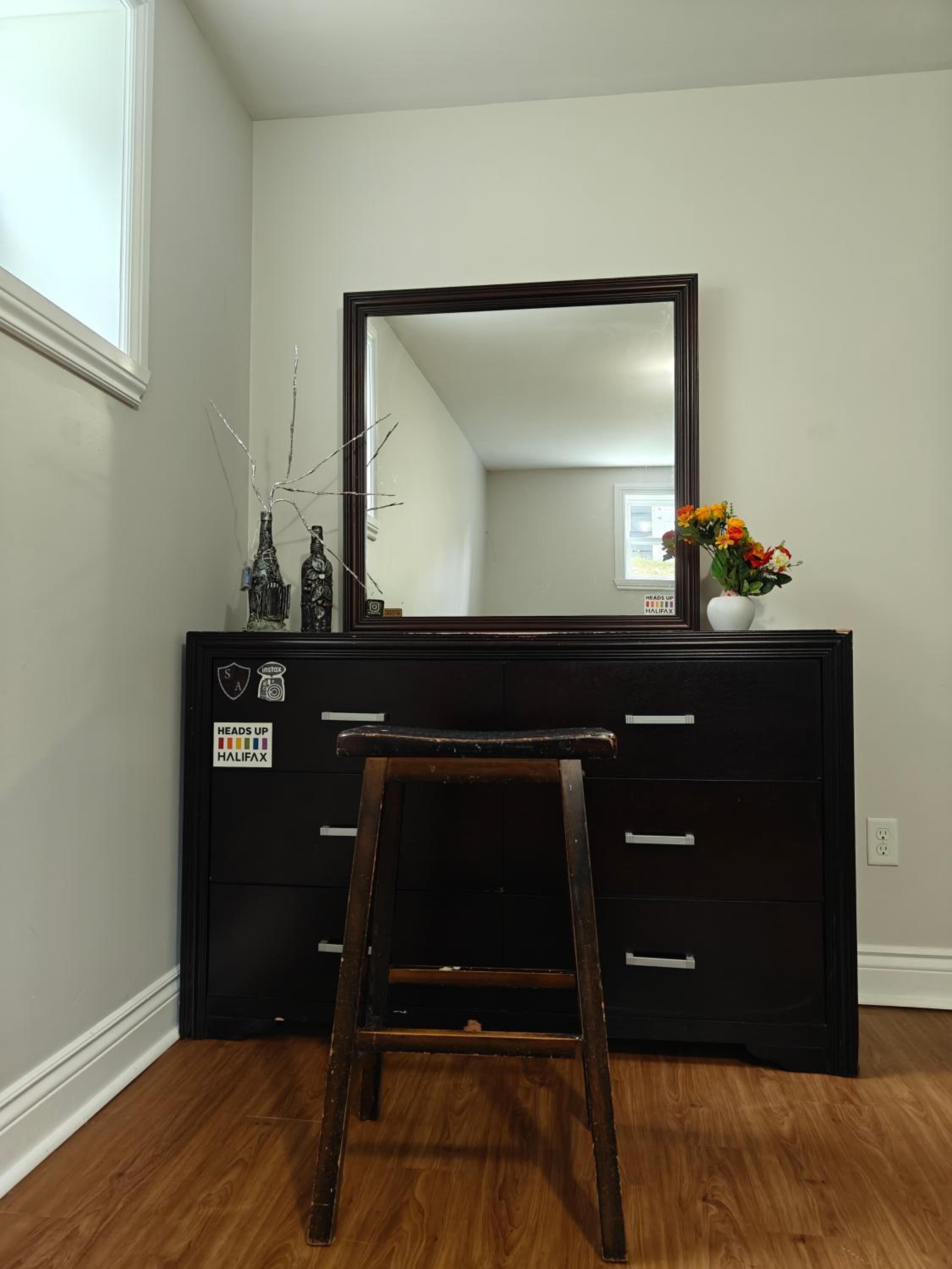 Cozy Basement rooms 2 bedroom 2 queen beds home stay in halifax Nova Scotia