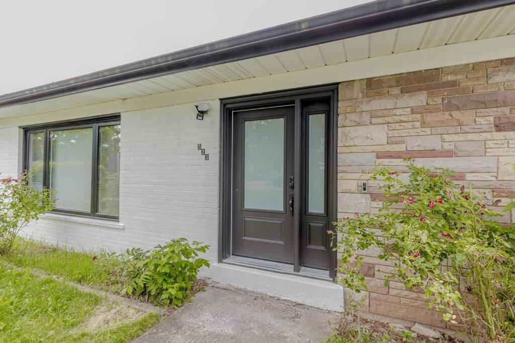 South Oakville Bliss Haven Monthly Stays only