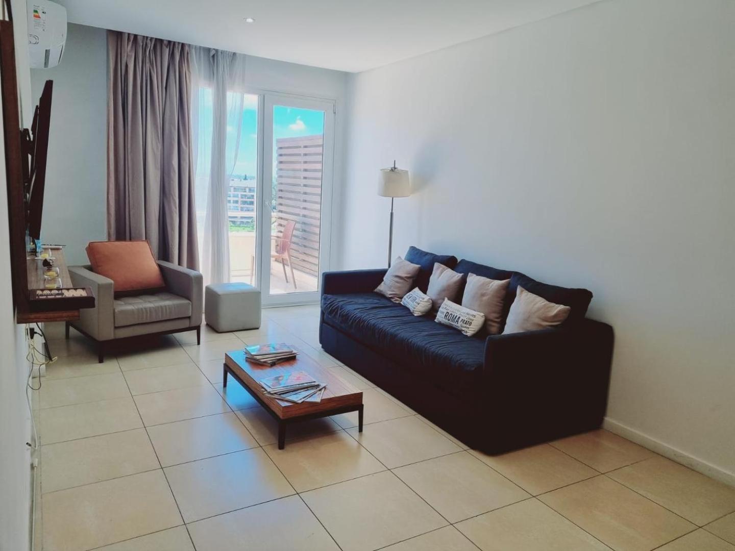 Condominios de Bahia Grande Nordelta