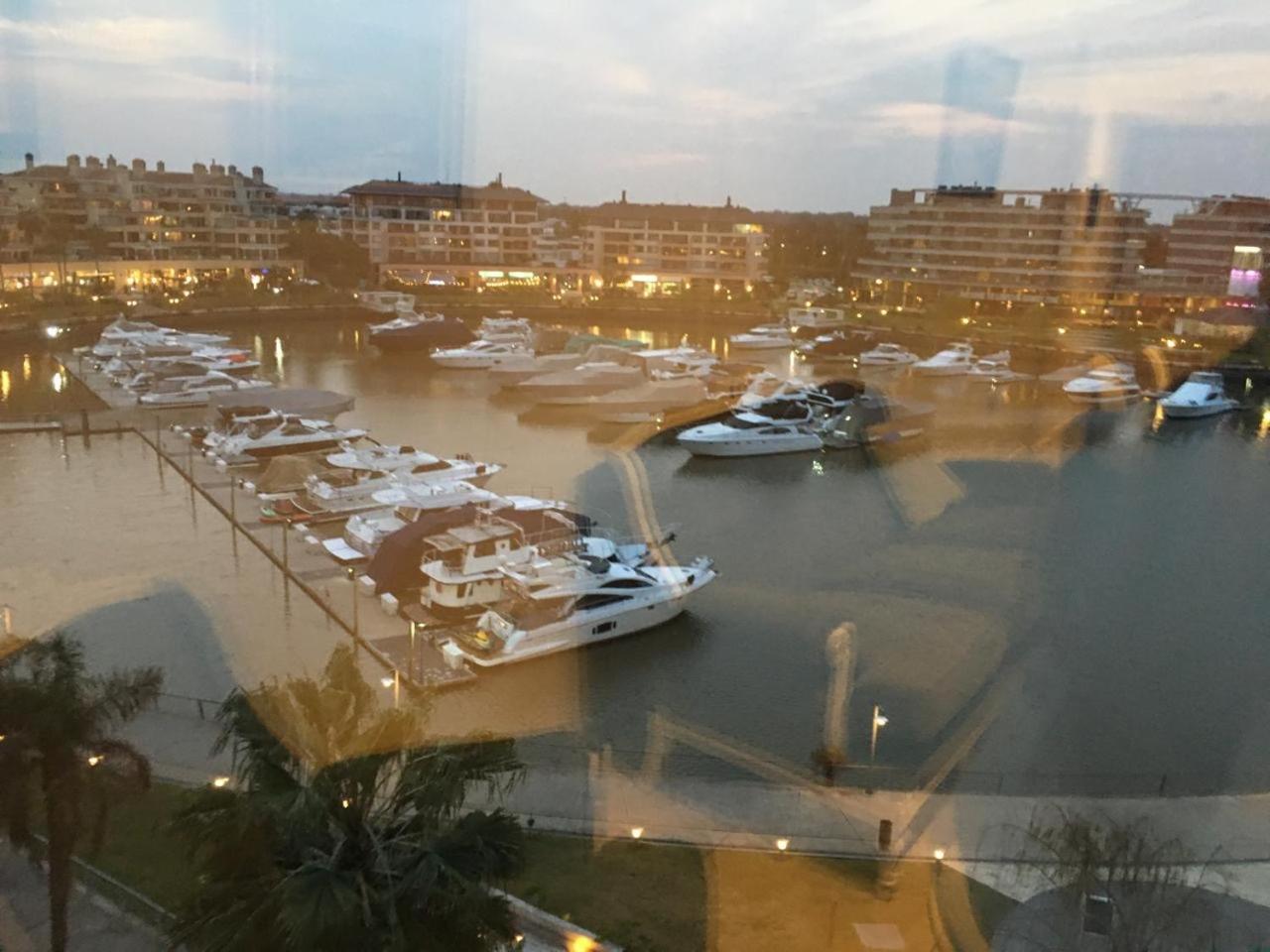Condominios de Bahia Grande Nordelta