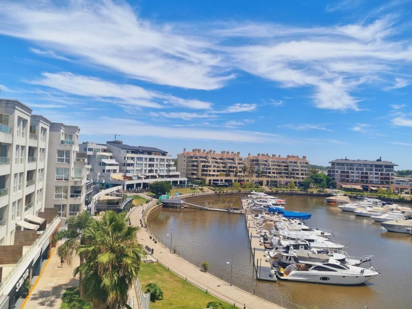 Condominios de Bahia Grande Nordelta