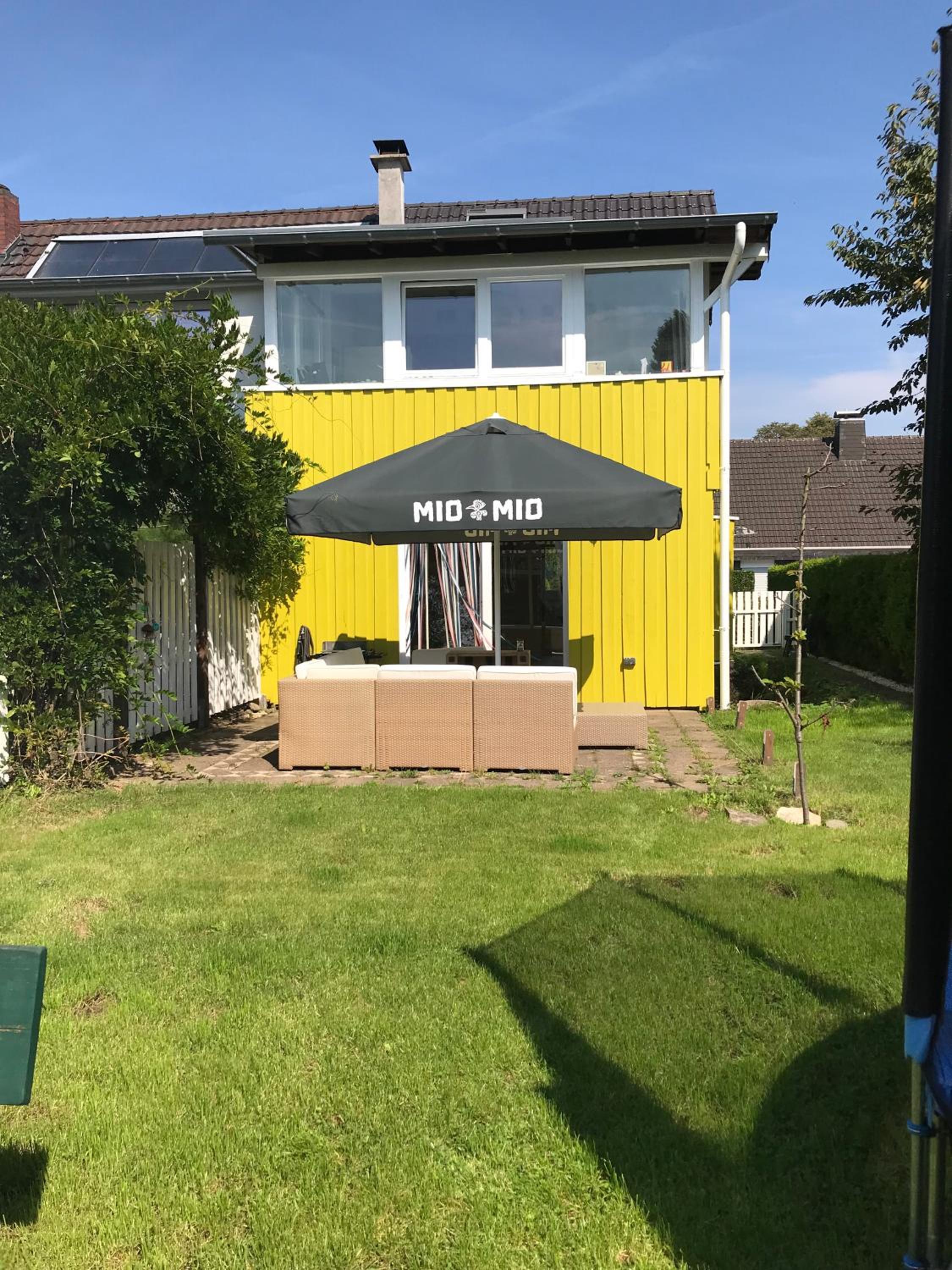 Ganzes Haus mit 5 Zimmern und bis 9 Personen - nur 20 Minuten nach Köln!