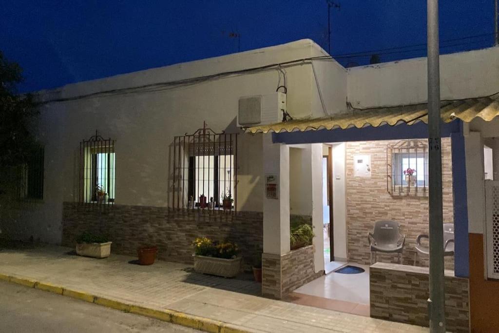 La casa amarilla de Luis y Eileen view 3