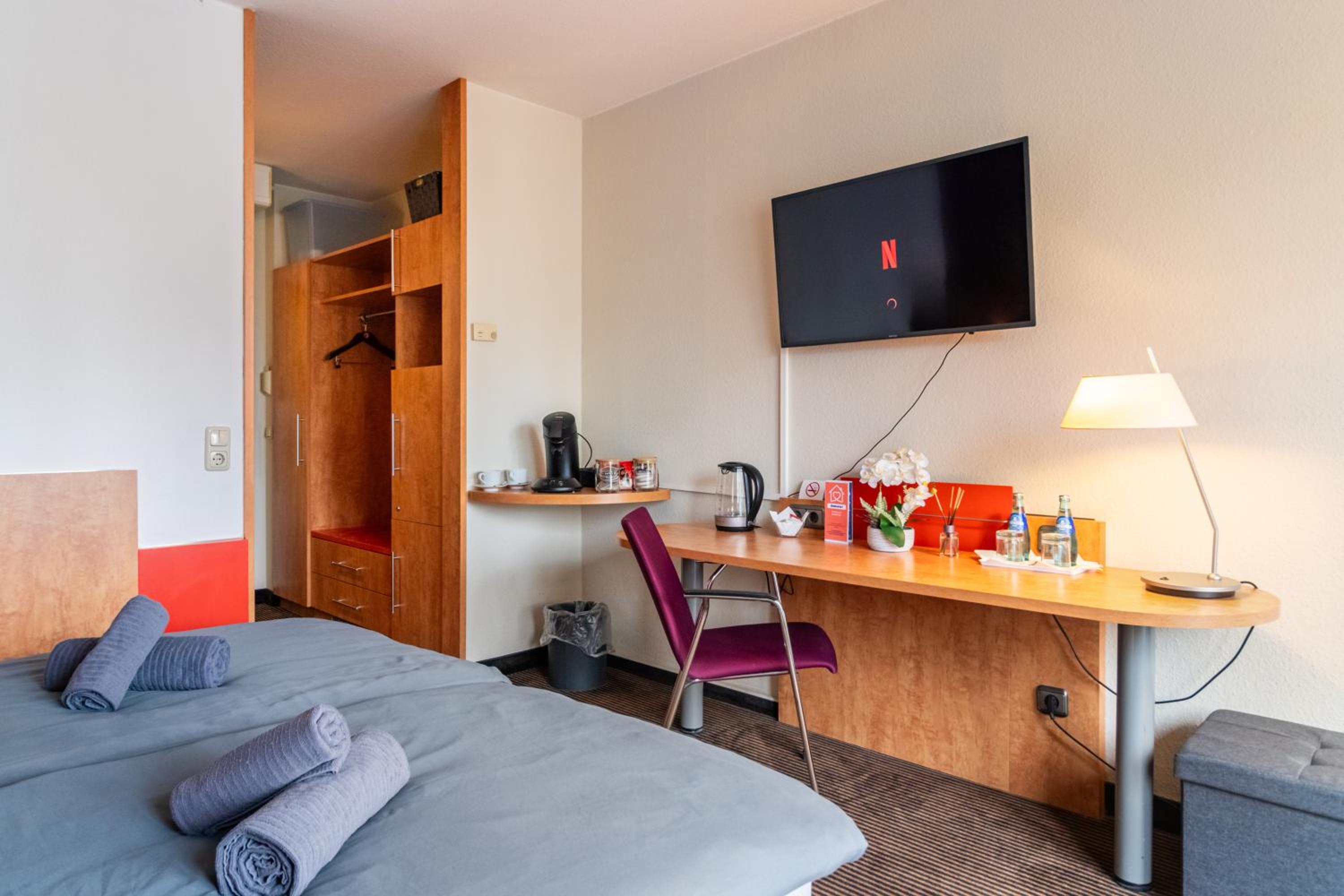 Nähe Frankfurt Messe mit Netflix und Balkon