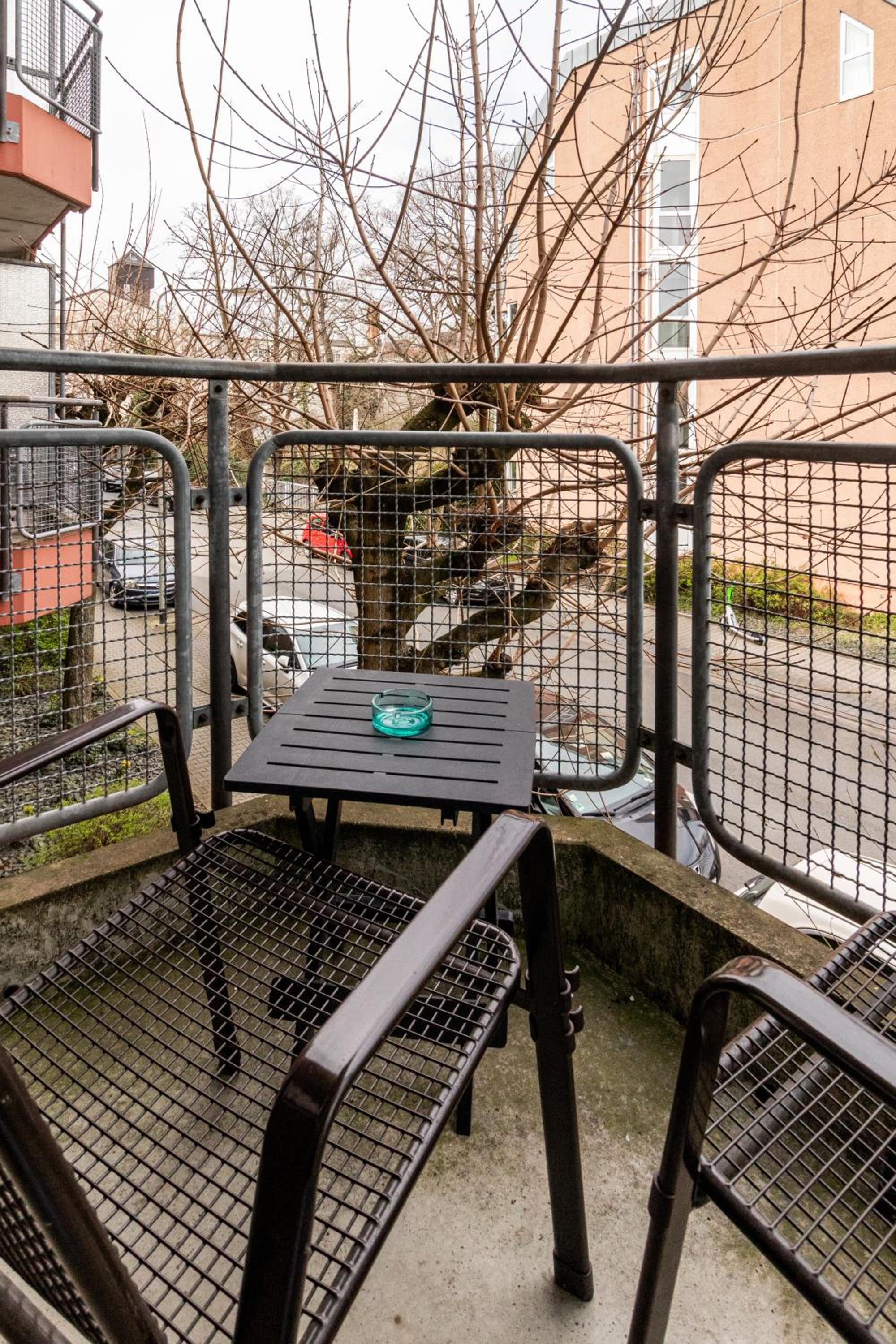 Nähe Frankfurt Messe mit Netflix und Balkon