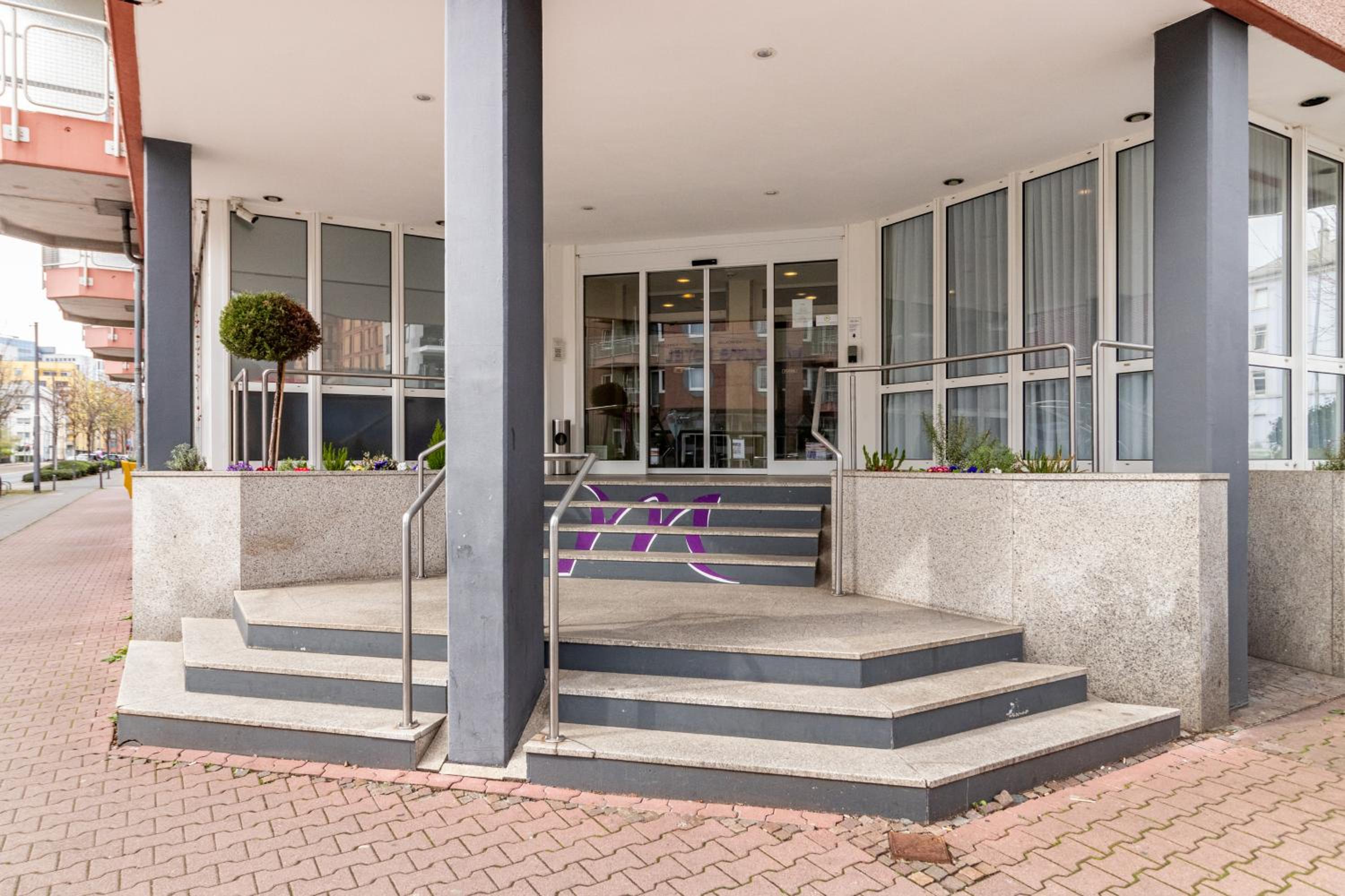 Nähe Frankfurt Messe mit Netflix und Balkon