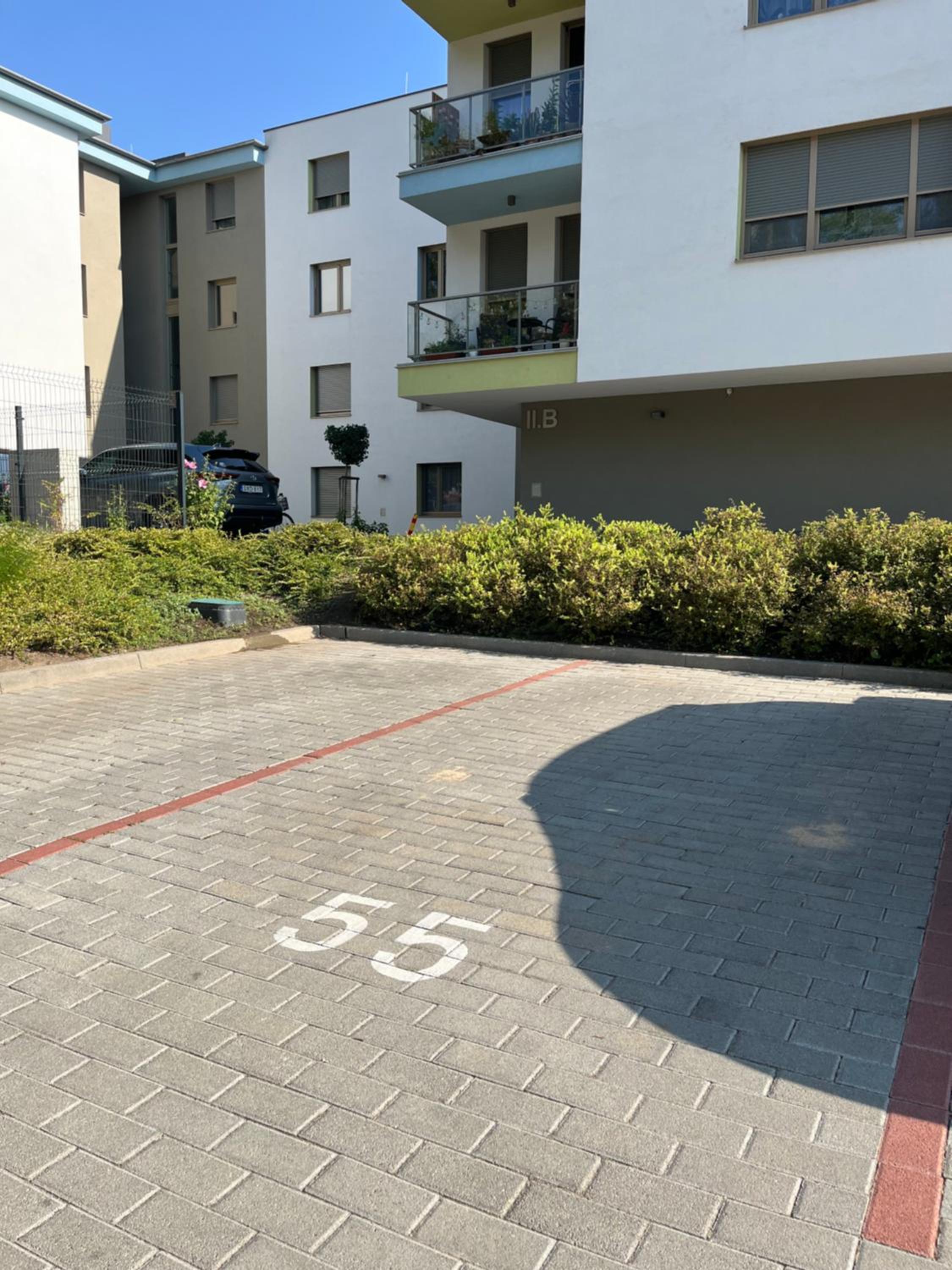 City Apartment, Private Parking and Balcony
