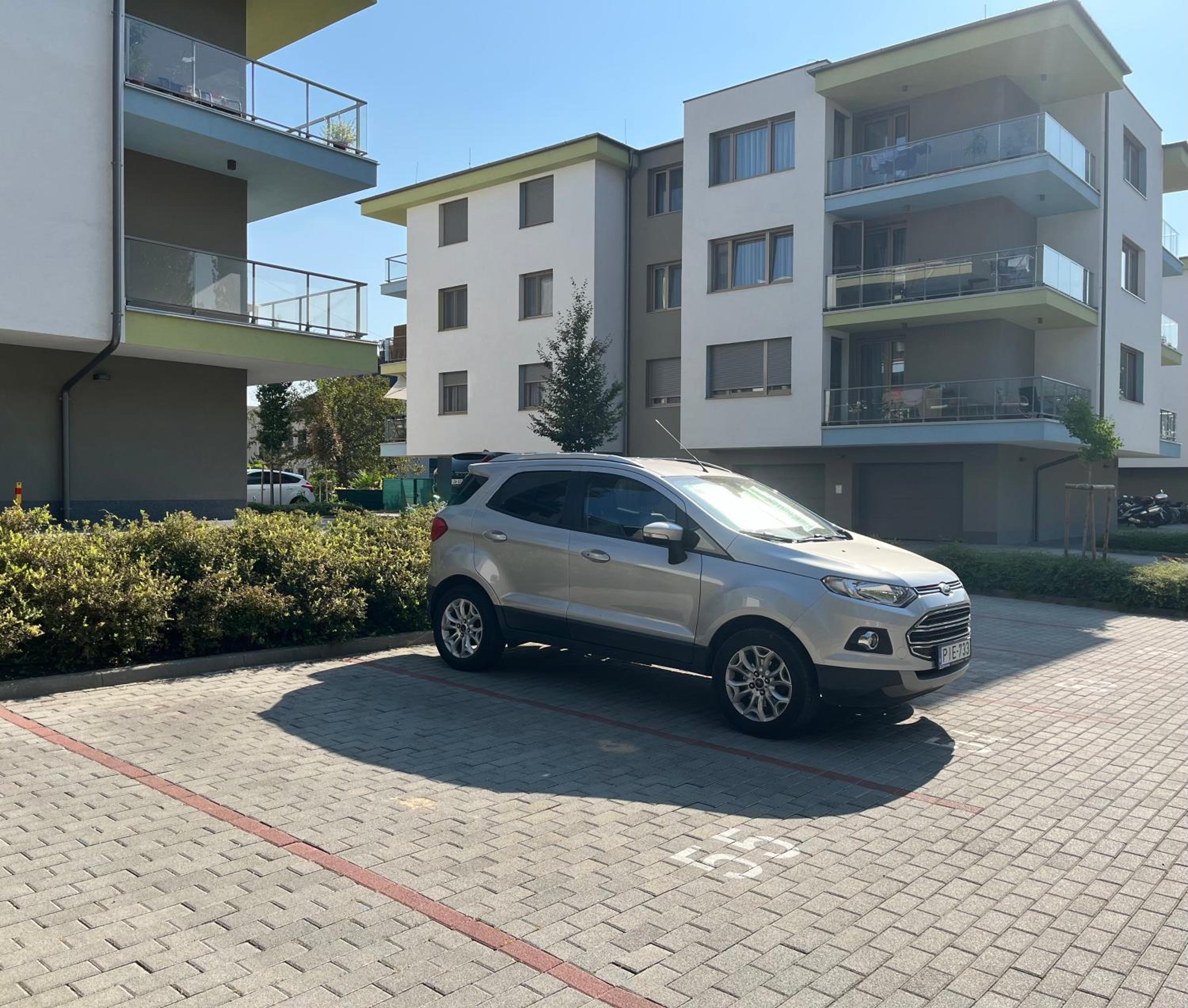 City Apartment, Private Parking and Balcony