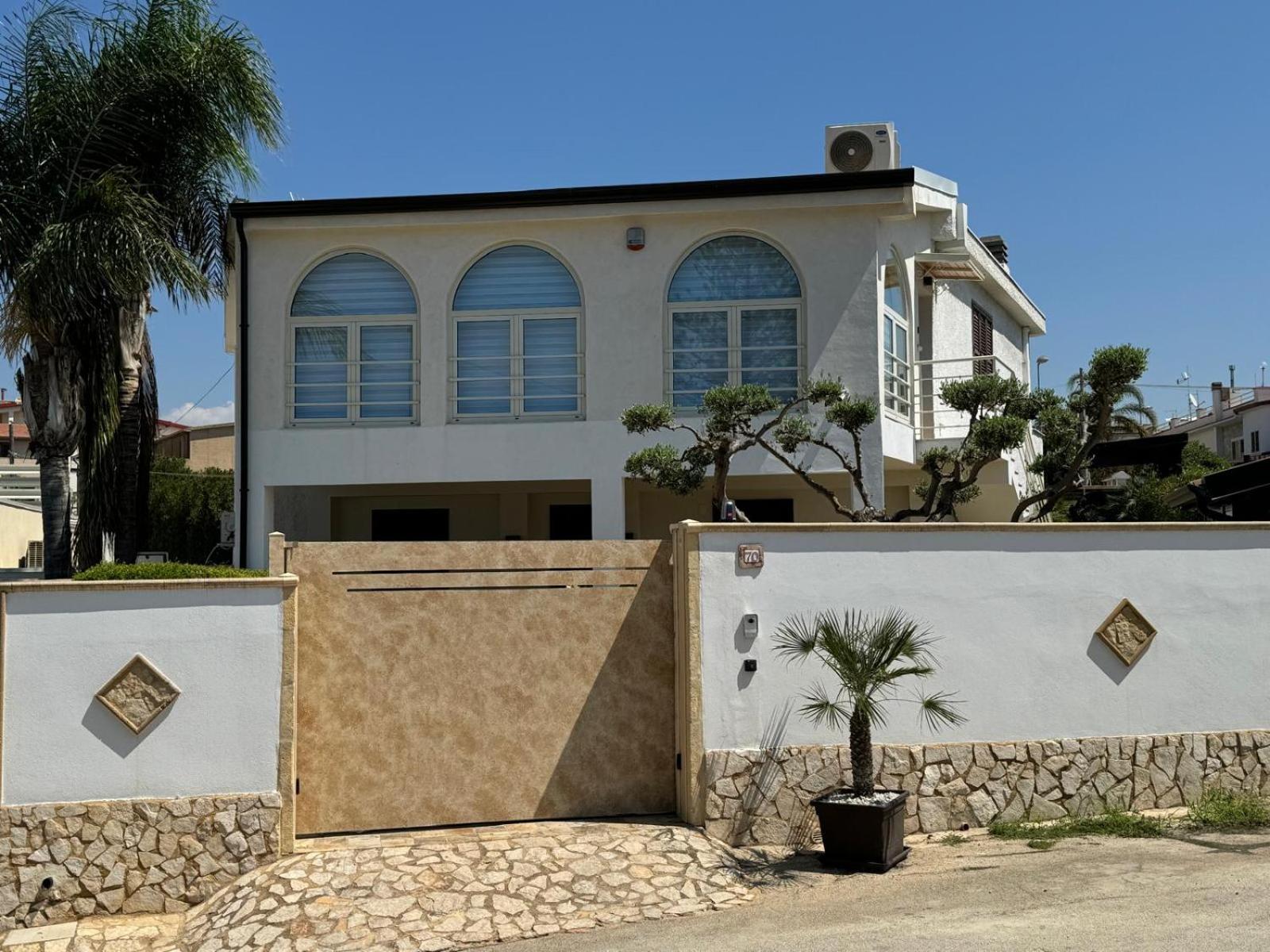 La Terrazza sul Tramonto - Apartment in a villa near the sea in San Leone - Parking and Air Conditioning view 3