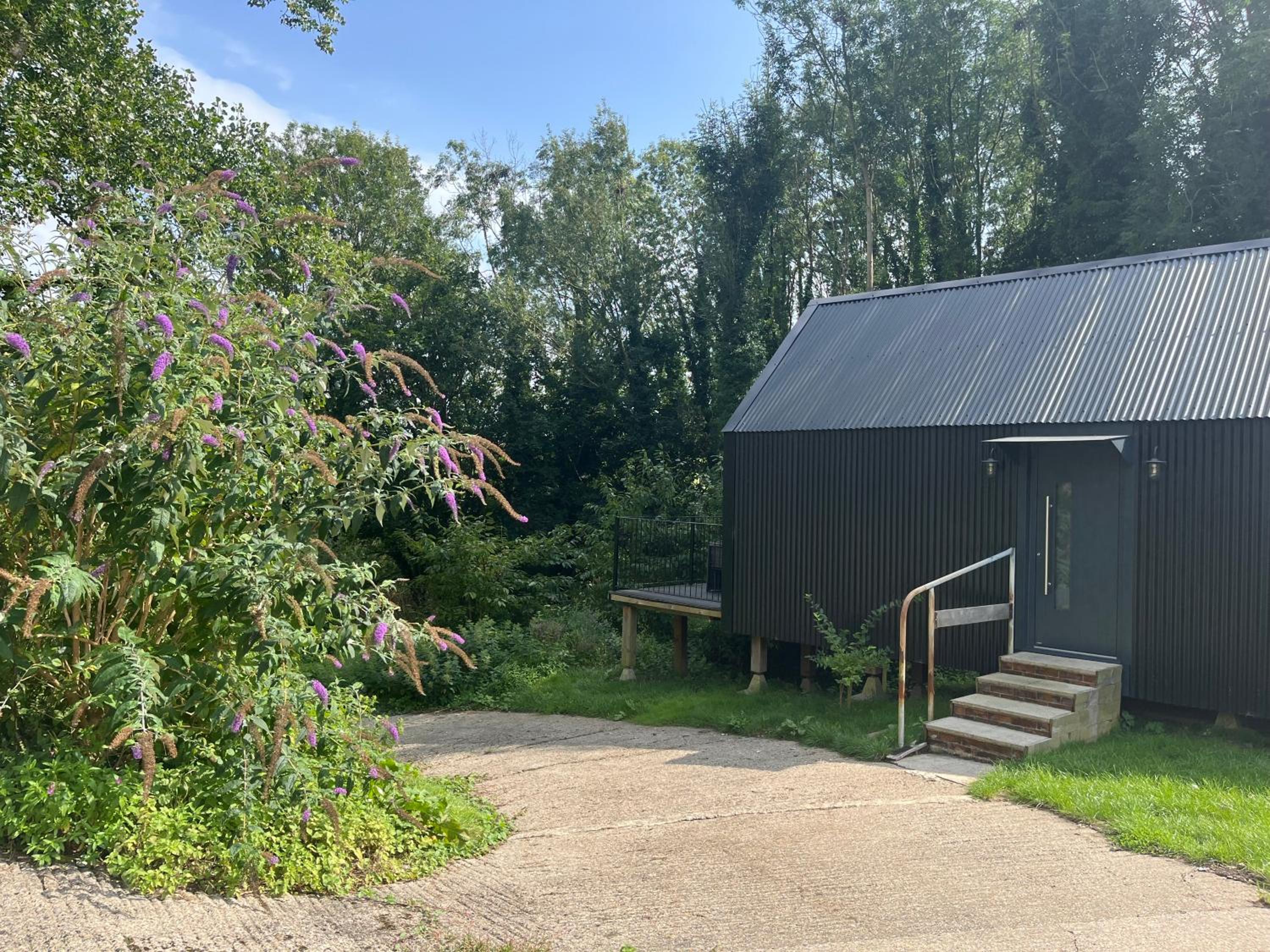 Cabin with a spectacular outlook view 2