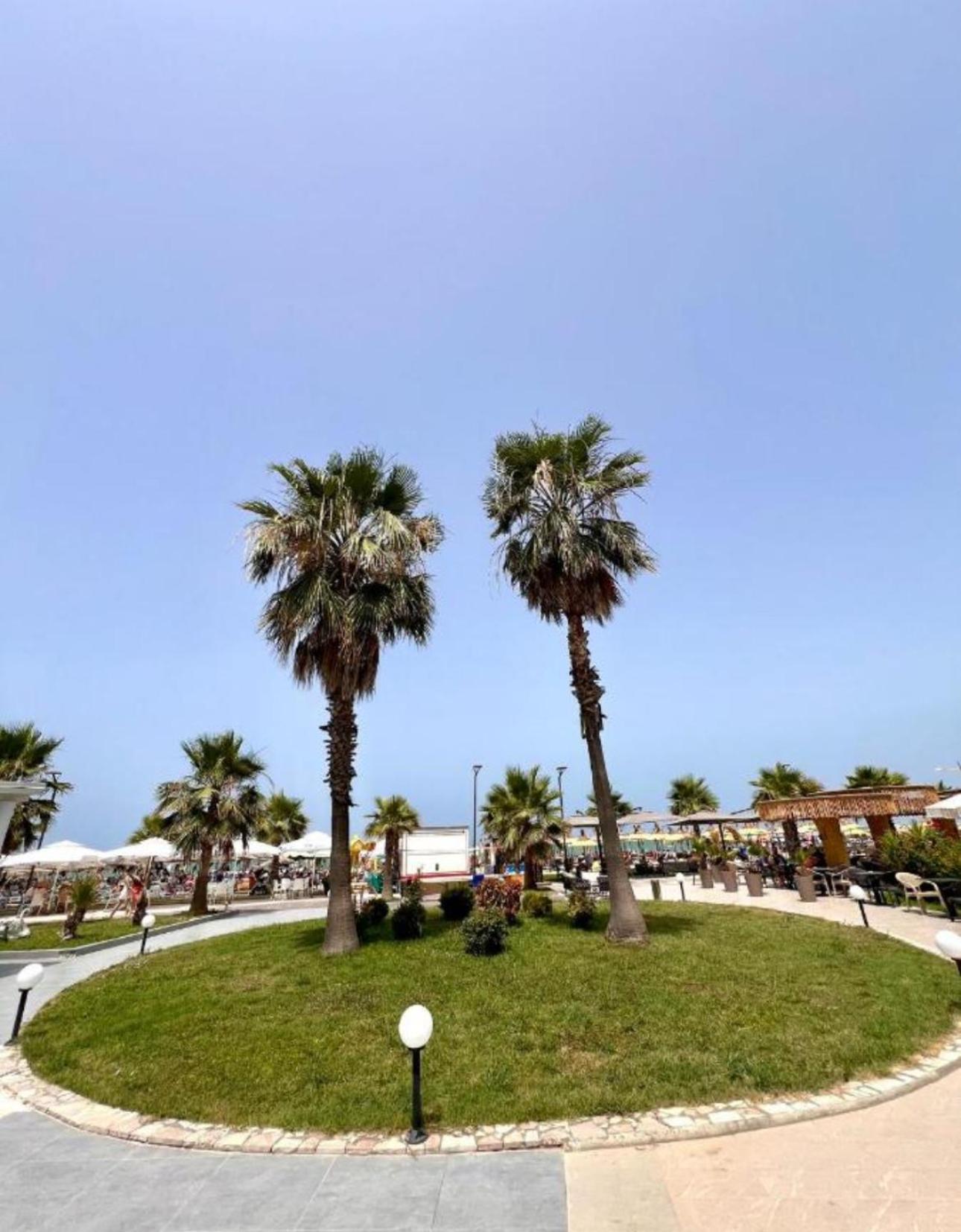Apartments Qerret Golem beachfront
