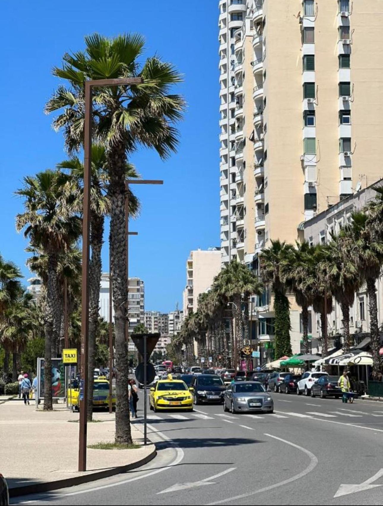 Apartments Qerret Golem beachfront