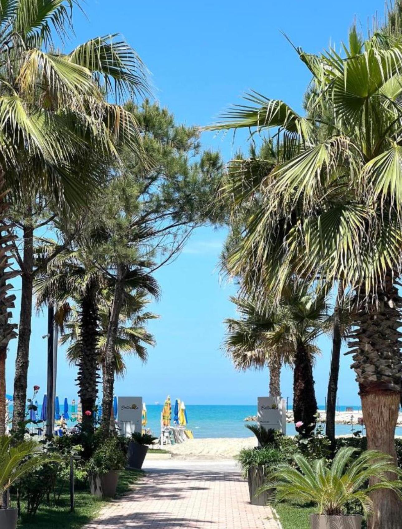 Apartments Qerret Golem beachfront