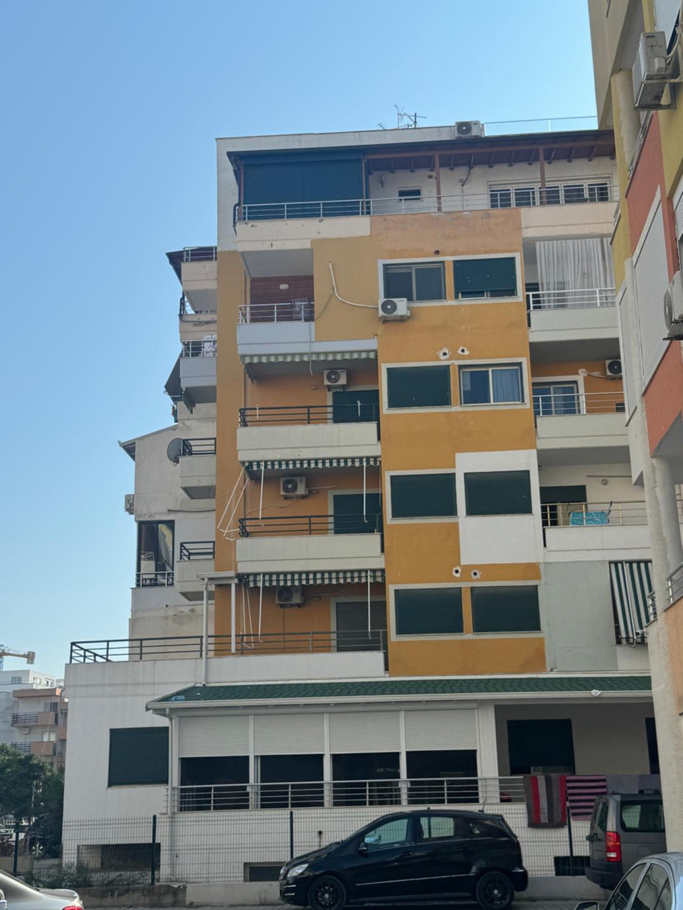 Apartments Qerret Golem beachfront