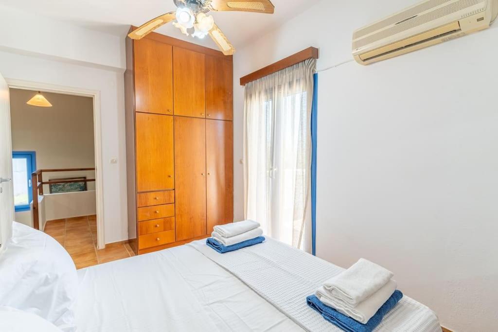 Villa Irini with Heated Pool, By Hellocrete