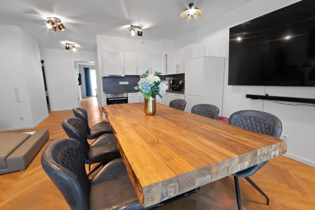 Luxus im Zentrum für 6 Personen, 3 Zimmer, Balkon, WLAN