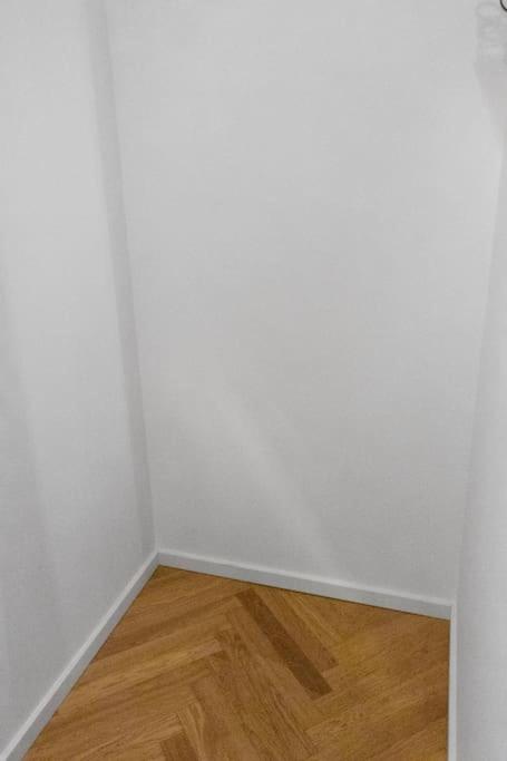 Luxus im Zentrum für 6 Personen, 3 Zimmer, Balkon, WLAN