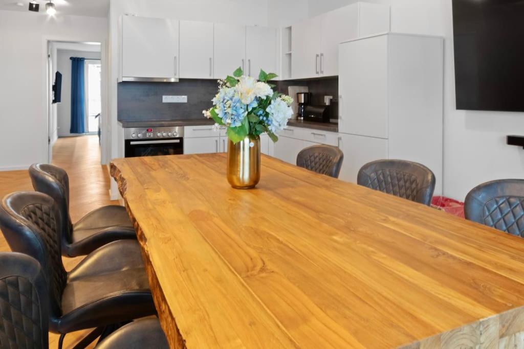 Luxus im Zentrum für 6 Personen, 3 Zimmer, Balkon, WLAN