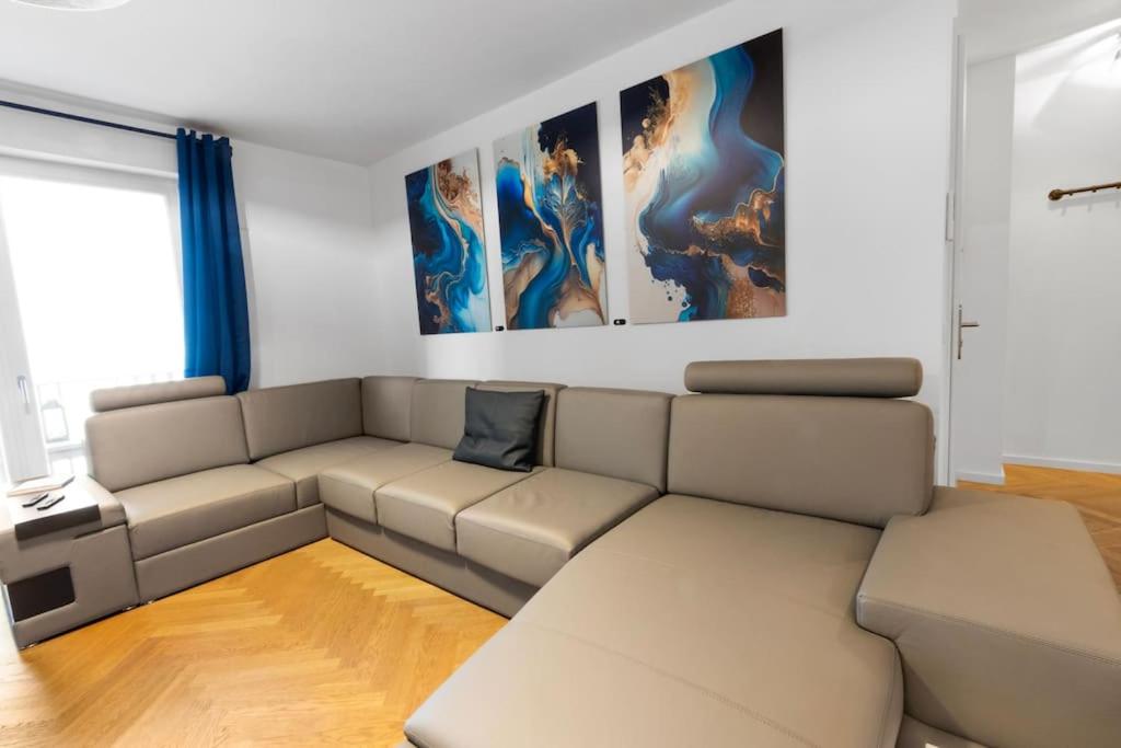 Luxus im Zentrum für 6 Personen, 3 Zimmer, Balkon, WLAN