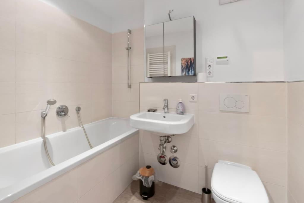 Luxus im Zentrum für 6 Personen, 3 Zimmer, Balkon, WLAN