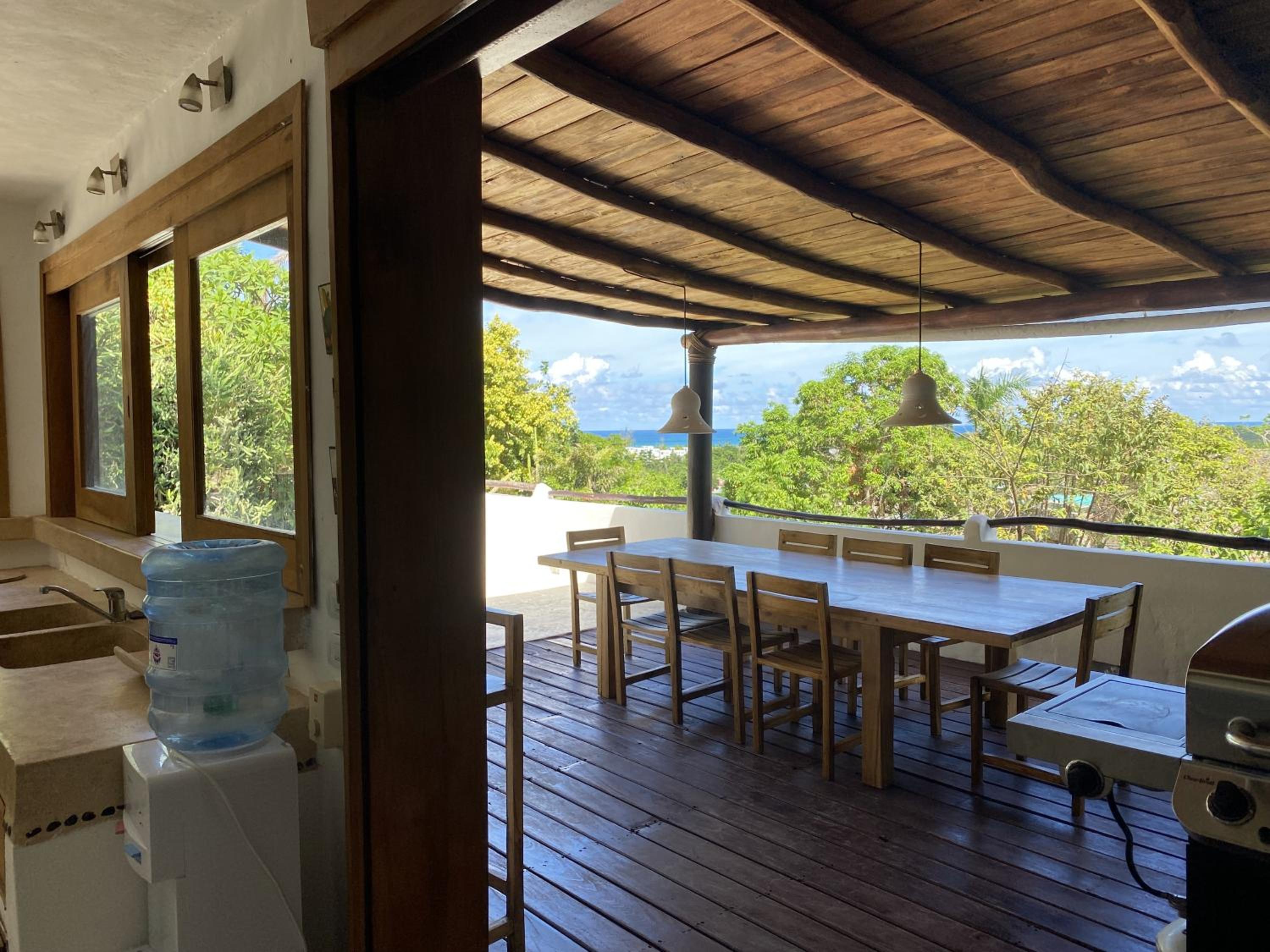 Propiedad de alto standing con vista al mar, piscina, tenis, hasta 12 personas view 3