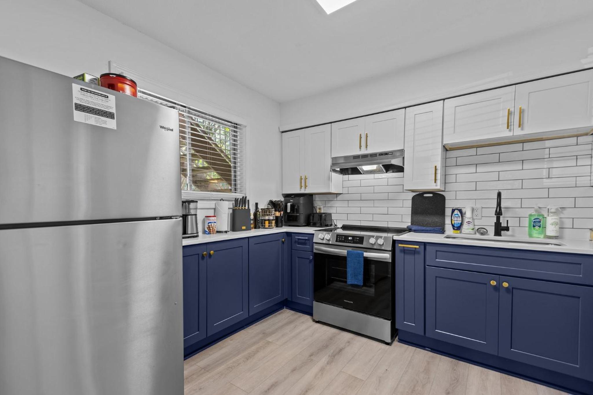 Modern 2 Bed Apartment In Chapel Hill view 2