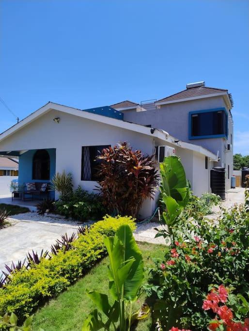 5 Bedroom Villa Gated Community view 4